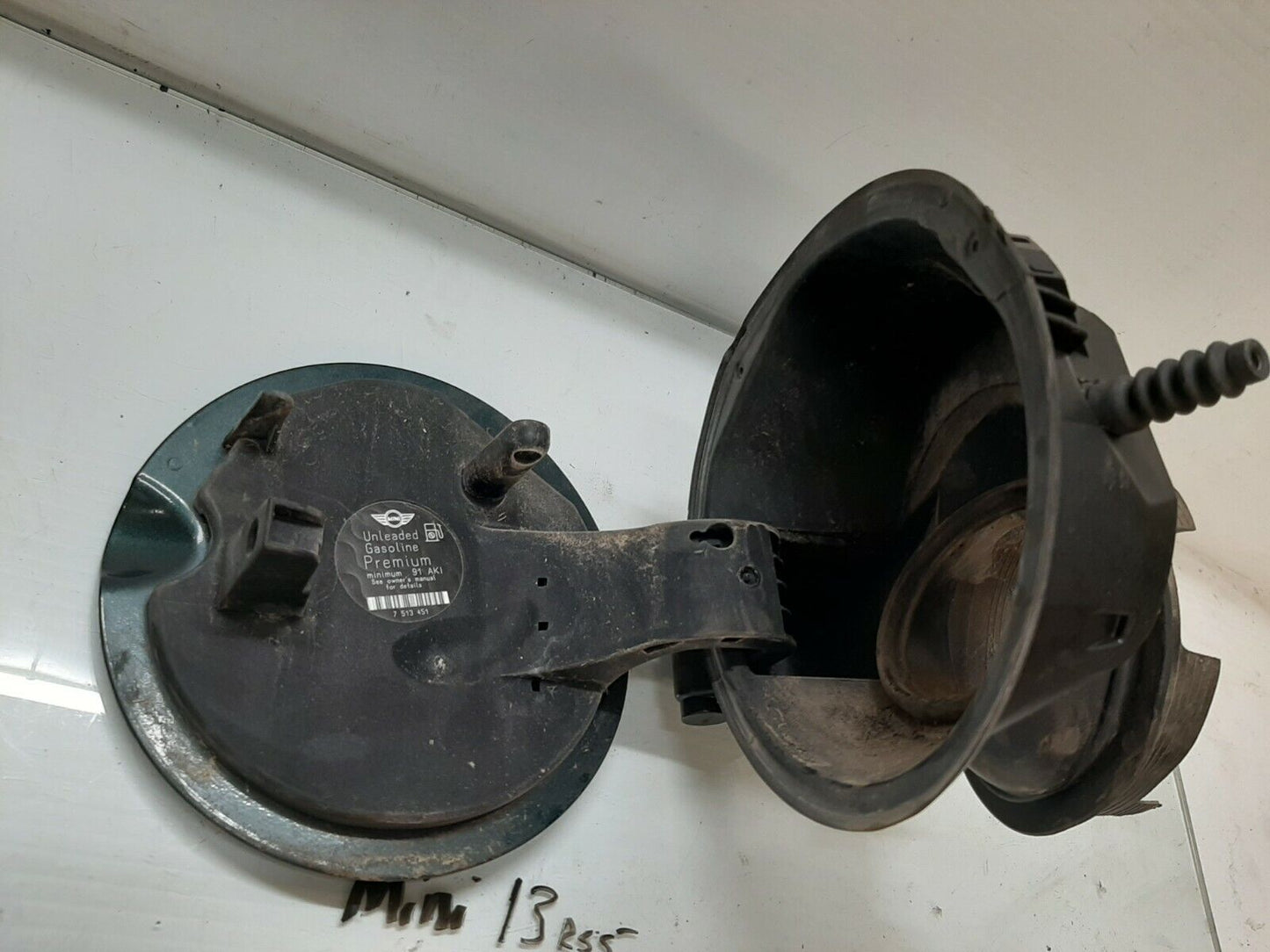 2007-2010 Mini Cooper Base R56 Fuel Filler Cap Cover Oem