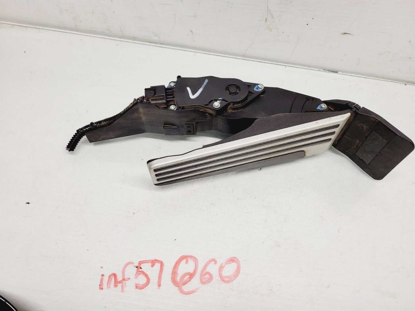 2014-2015 Infiniti Q60 3.7L Gas Accelerator Pedal Oem