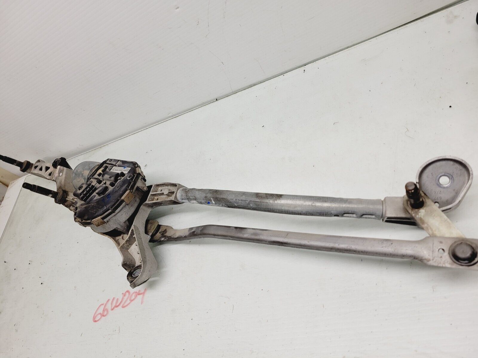 2012-2014 Mercedes C250 C350 Windshield Wiper Motor Linkage OEM A2048201040