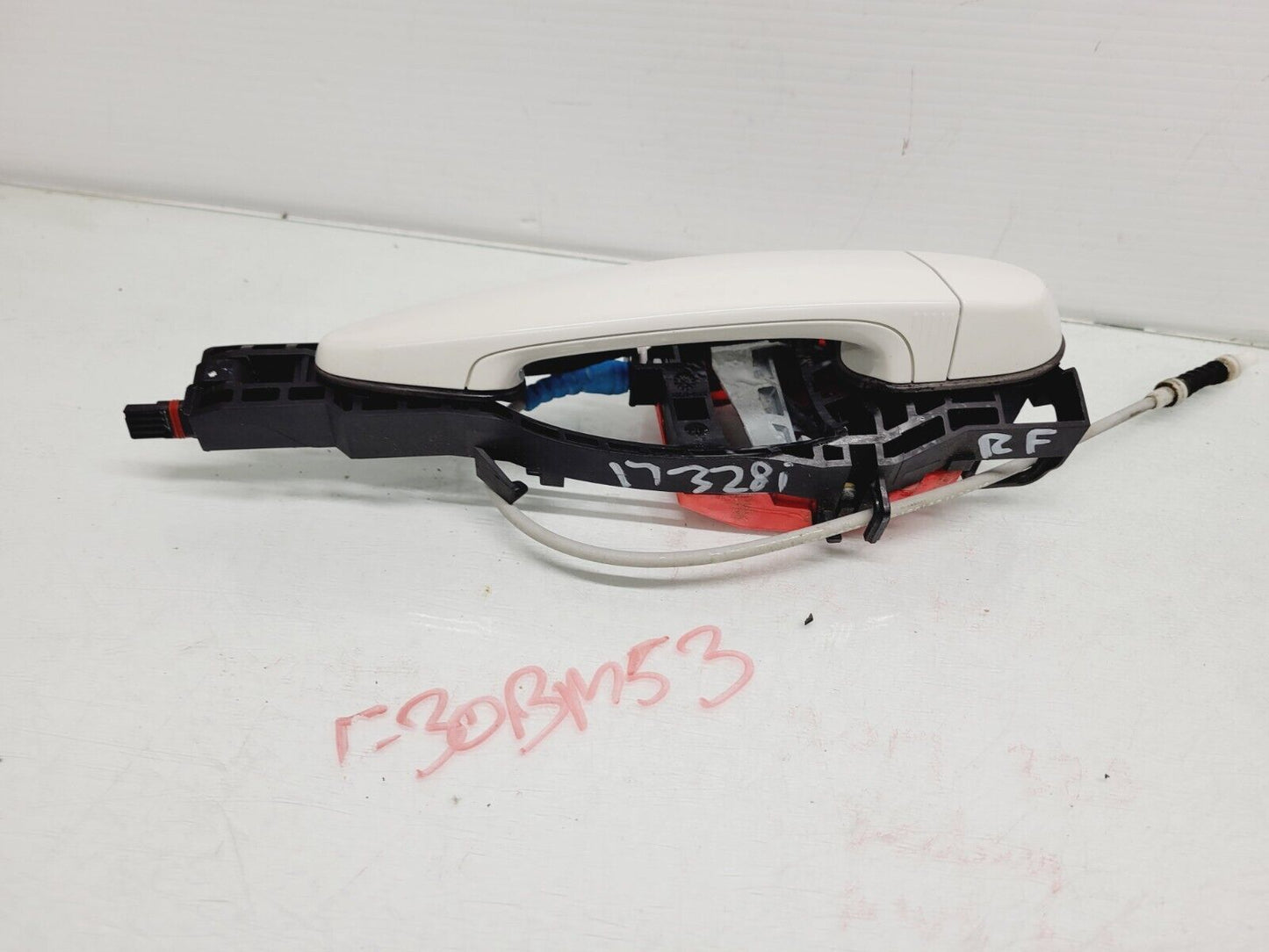 2016-2018 BMW 320I 330I 340I Passenger Front Door Handle White