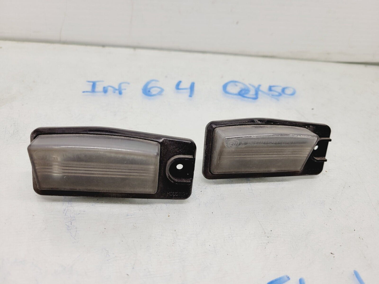 2014-2017 Infiniti Qx50  Rear License Plate Lights Oem