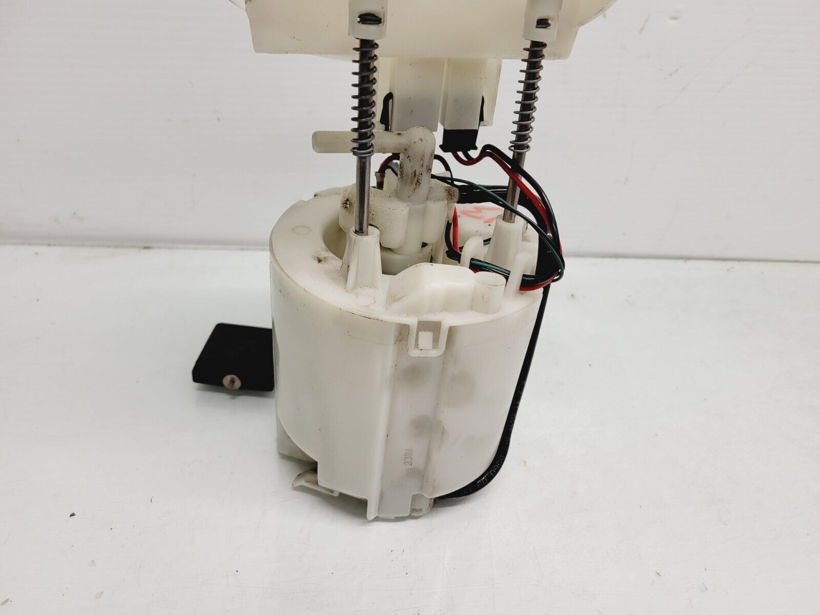 2012-2014 Mercedes C250 1.8L Fuel Tank Pump Level Sensor OEM A2044700294