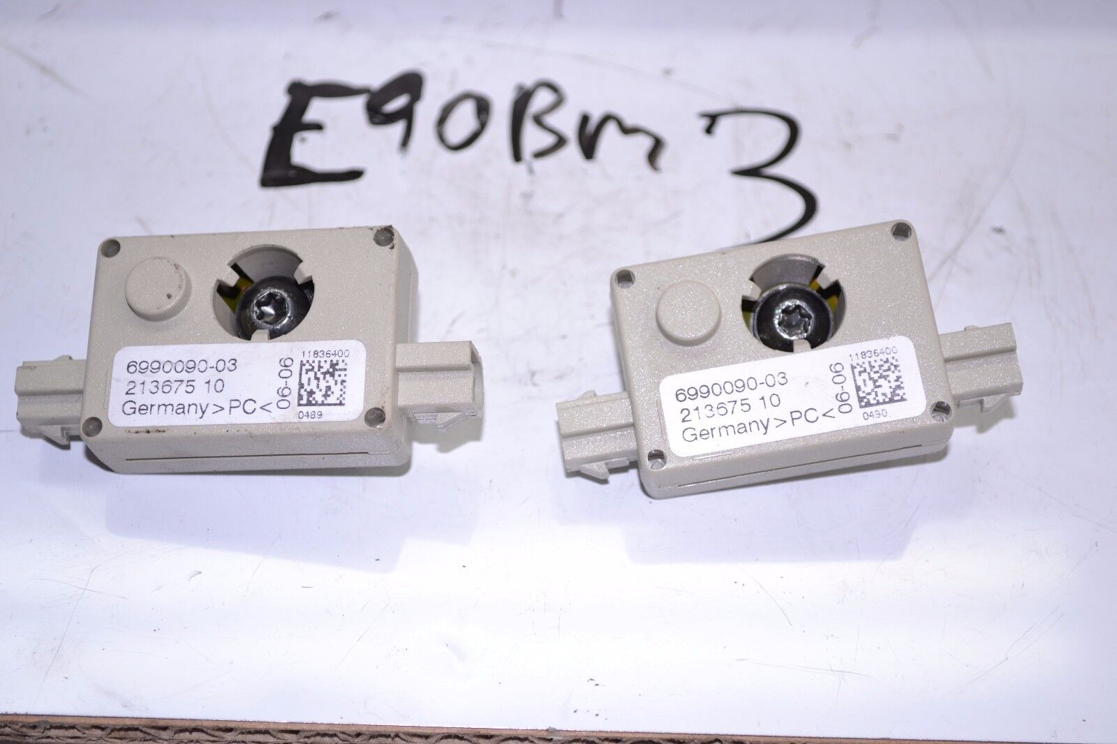 2006-2011 BMW E90 325I 328I 330I 335I  Antenna Trap Circuit Pair 6990090 Oem