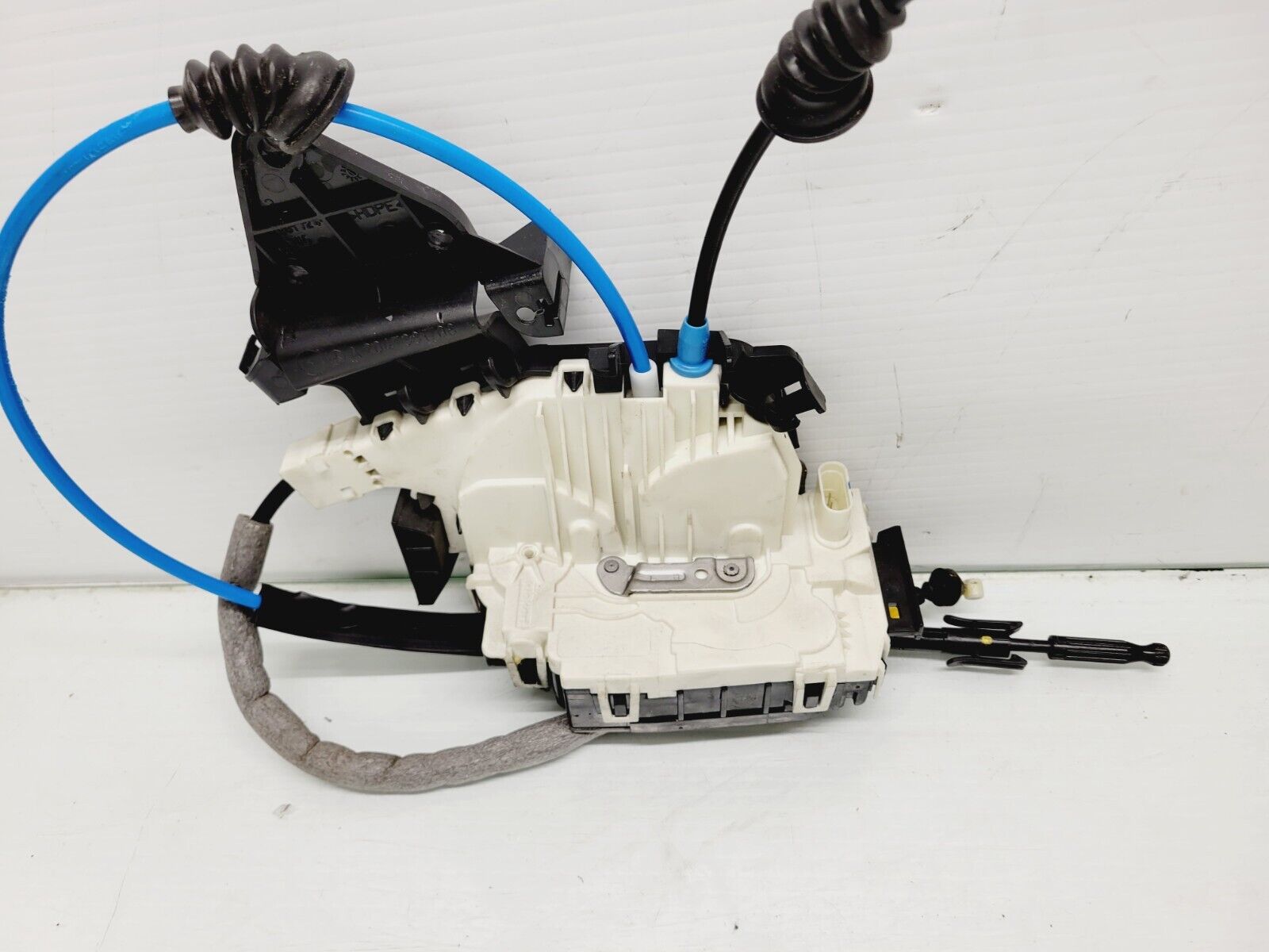 2012-2014 Mercedes C250 C350 Left Rear Door Lock Latch Actuator OEM A0997300335