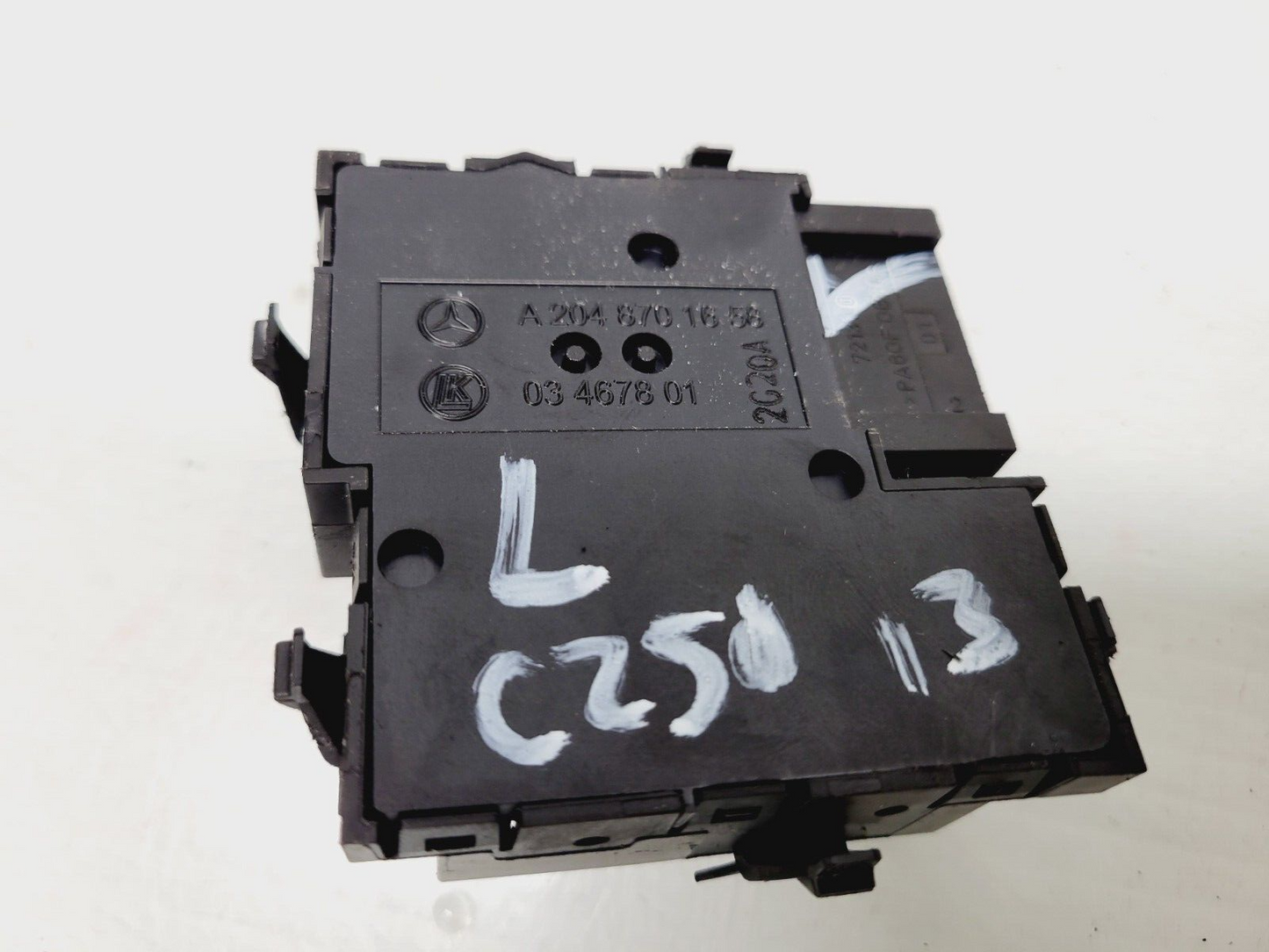 2012-2014 Mercedes C250 C350 Left Front Seat Control Switch OEM A2048701658