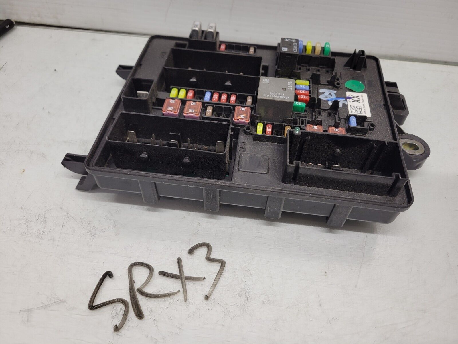 2010-2012 Cadillac Srx Fuse Relay Box Oem