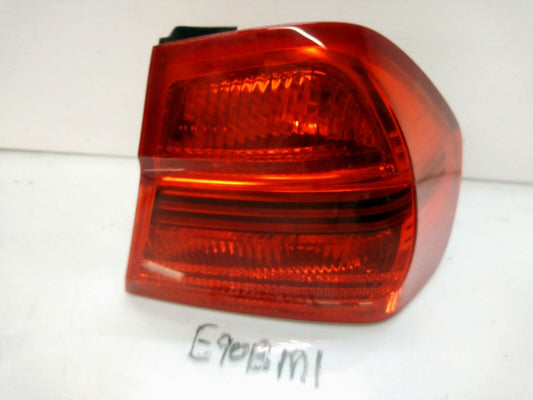 2006-2008 BMW 328I 335I Right Tail Light Outer 7161956 Oem E90