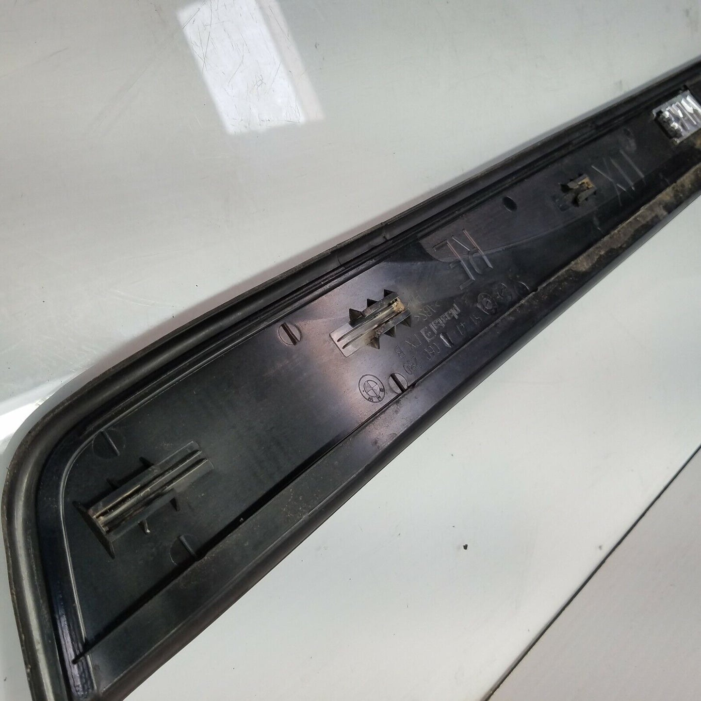 2006-2011 BMW 325I 328I 330I Front Right Door Sill Moulding Trim Cover 7060280