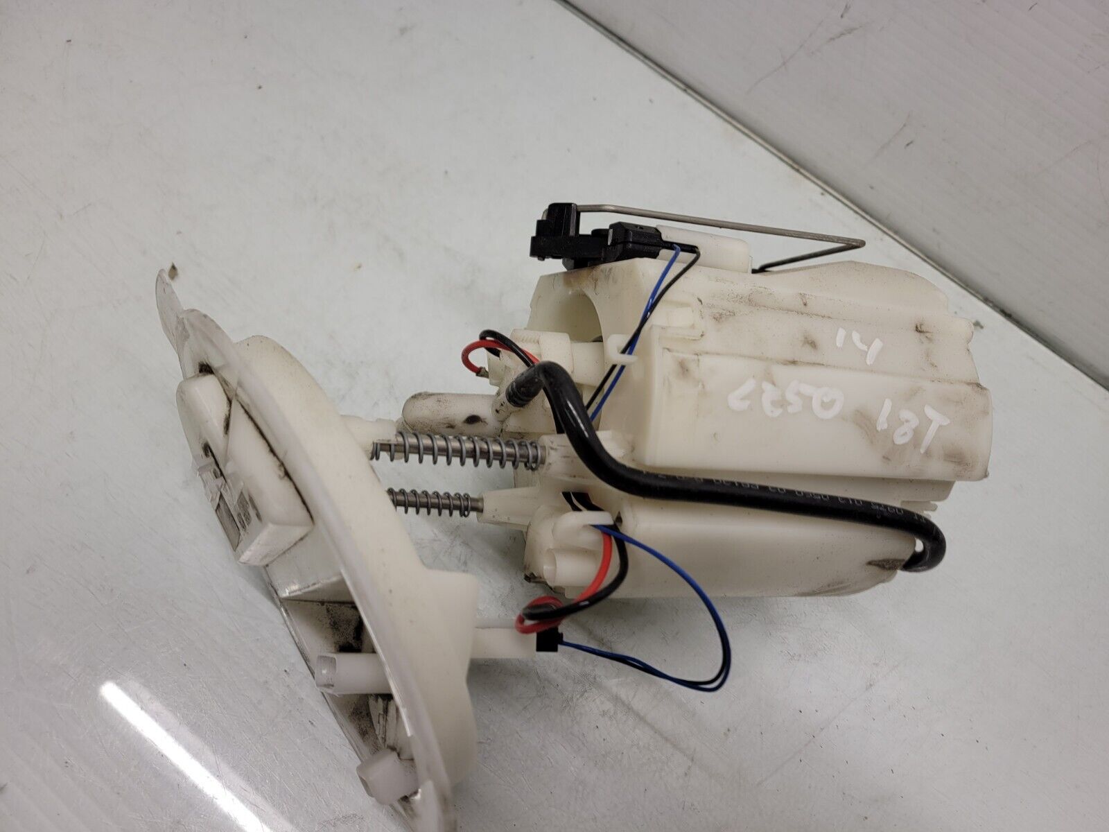 2012-2014 Mercedes C250 1.8L Fuel Pump Level Sensor Oem