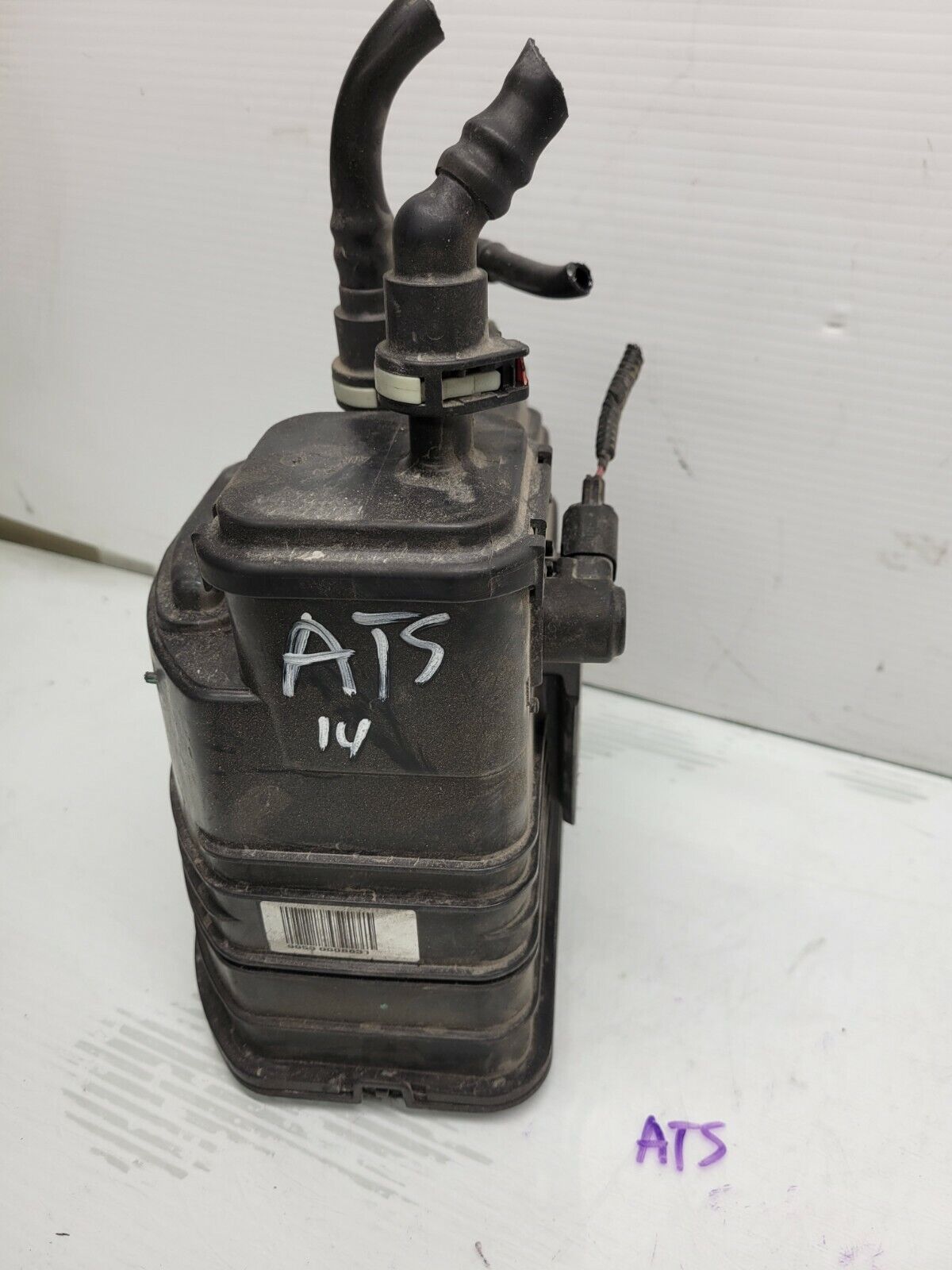 2013-2016 Cadillac Ats Fuel Vapor Charcoal Canister Oem