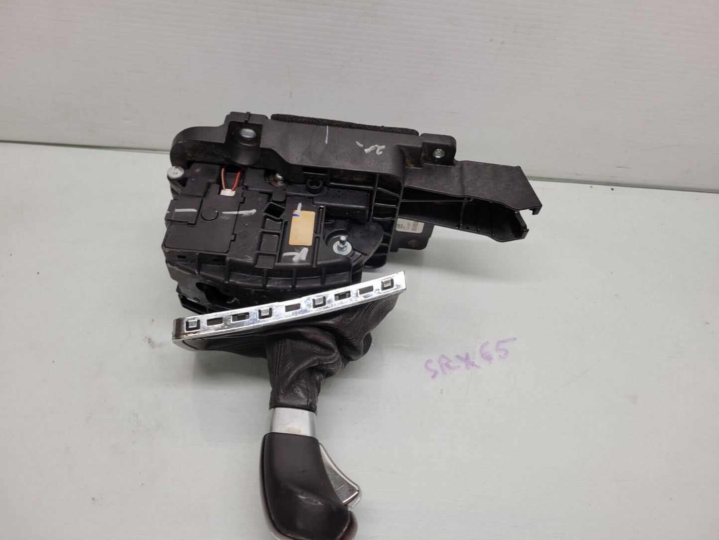 2010-2012 Cadillac Srx Automatic Transmission Gear Shifter Oem