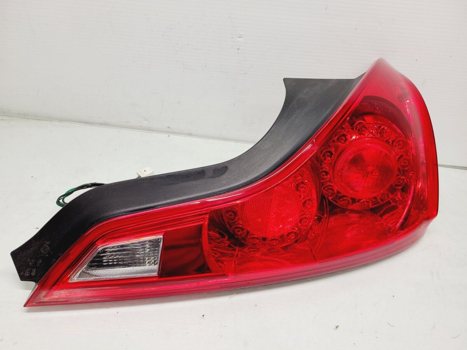 2014-2015 Infiniti Q60 Coupe Right Rear Passenger Side Outer Tail Light Lamp Oem