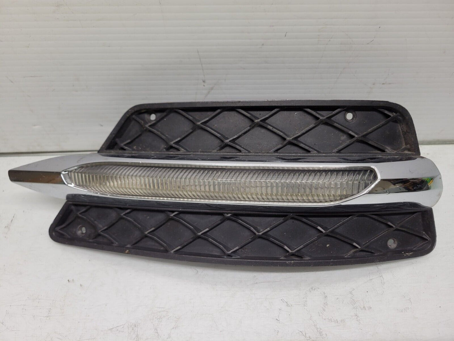 2012-2014 Mercedes C250 Right Front Passenger Fog Light W Grille Oem