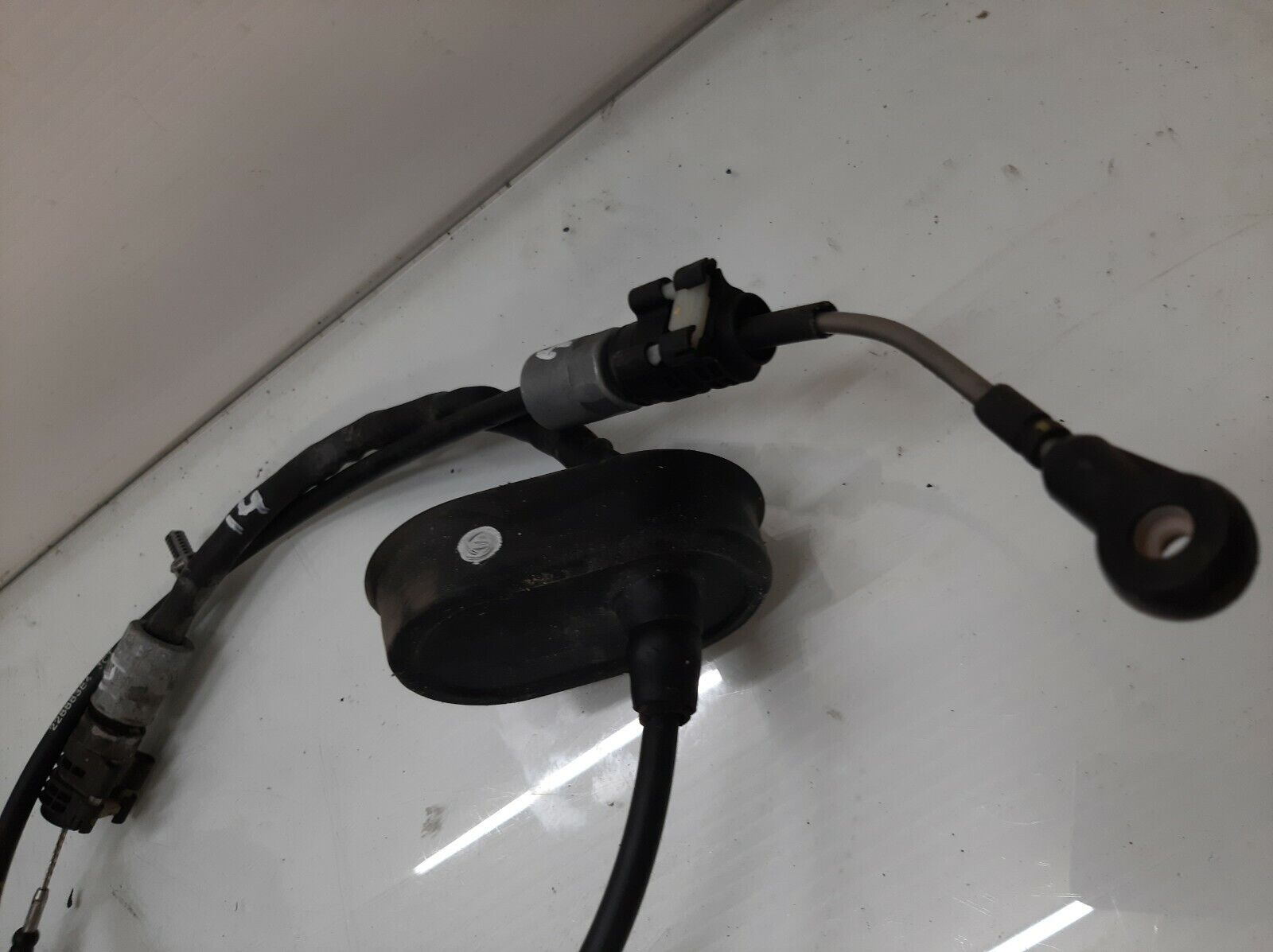 2013-2016 Cadillac Srx Shifter Cable Fwd