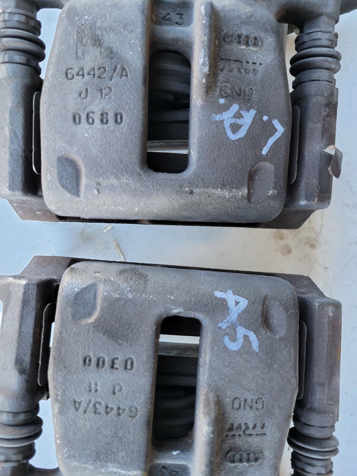 2008-2016 Audi A5 Right & Left Rear Brake Caliper Pair Oem