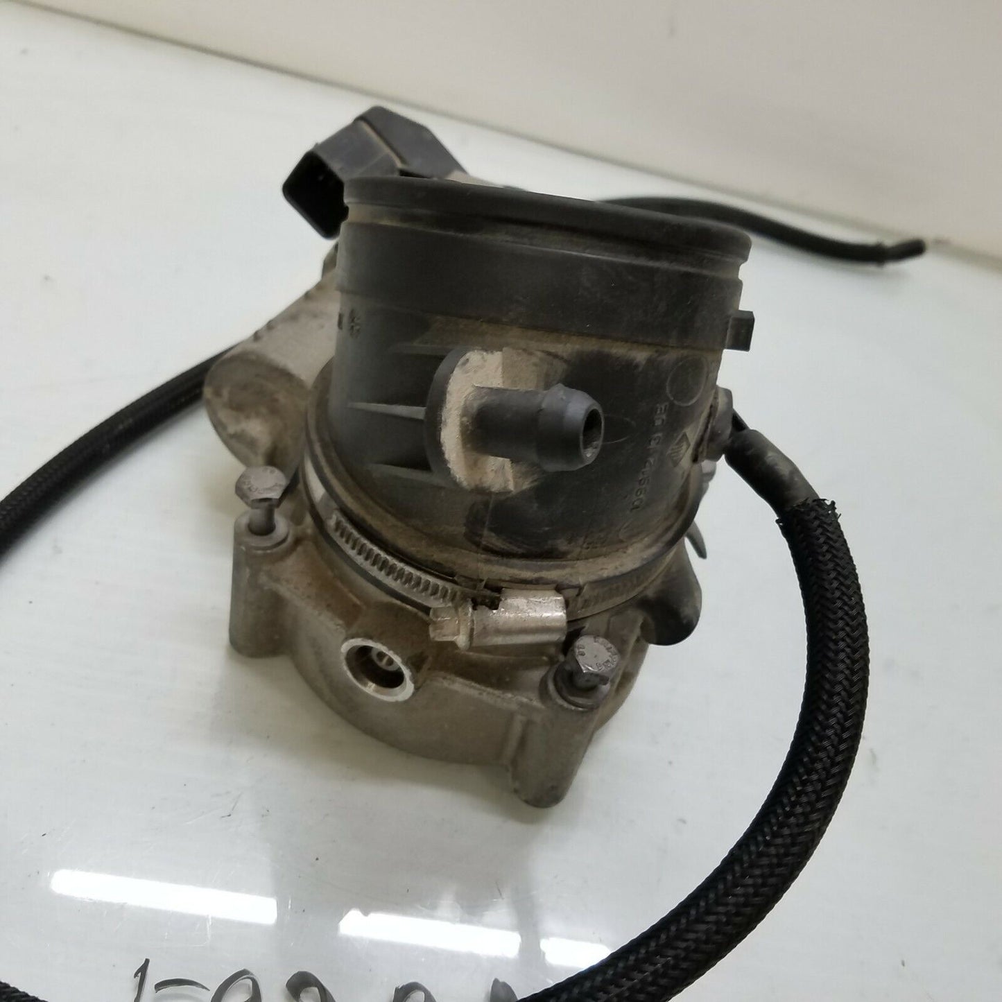 2011-2013 BMW 328I E92 Coupe Throttle Body Oem  7556118