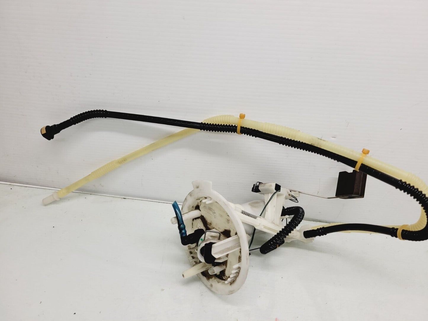 2012-2014 Mercedes C250 1.8L Fuel Sending Unit w/ Level Sensor OEM A2124701394