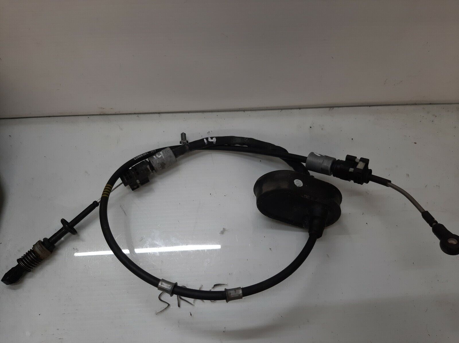 2013-2016 Cadillac Srx Shifter Cable Fwd