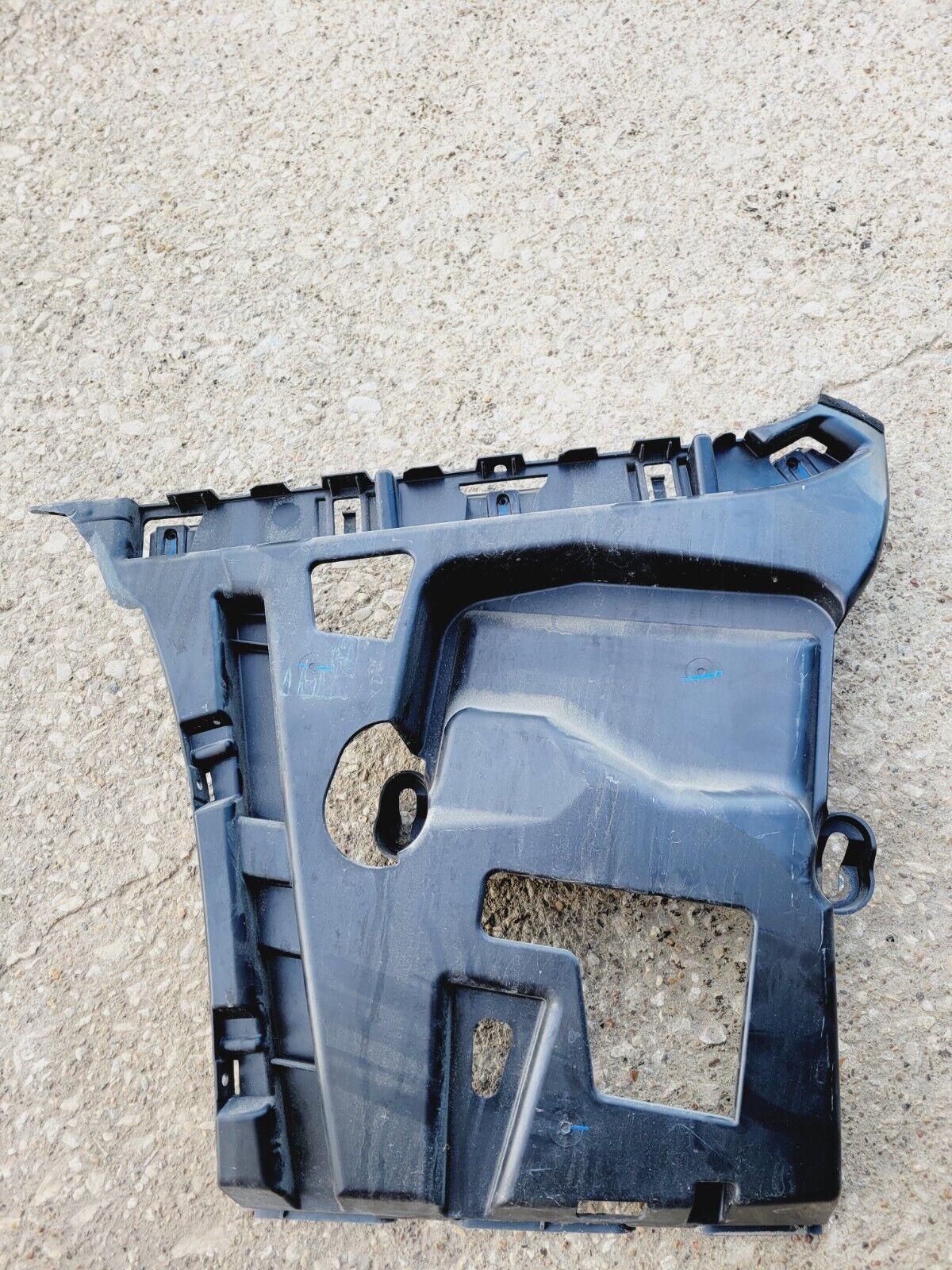 2016-2018 BMW 320I 330I 340I Sedan Left Rear Bumper Bracket Oem