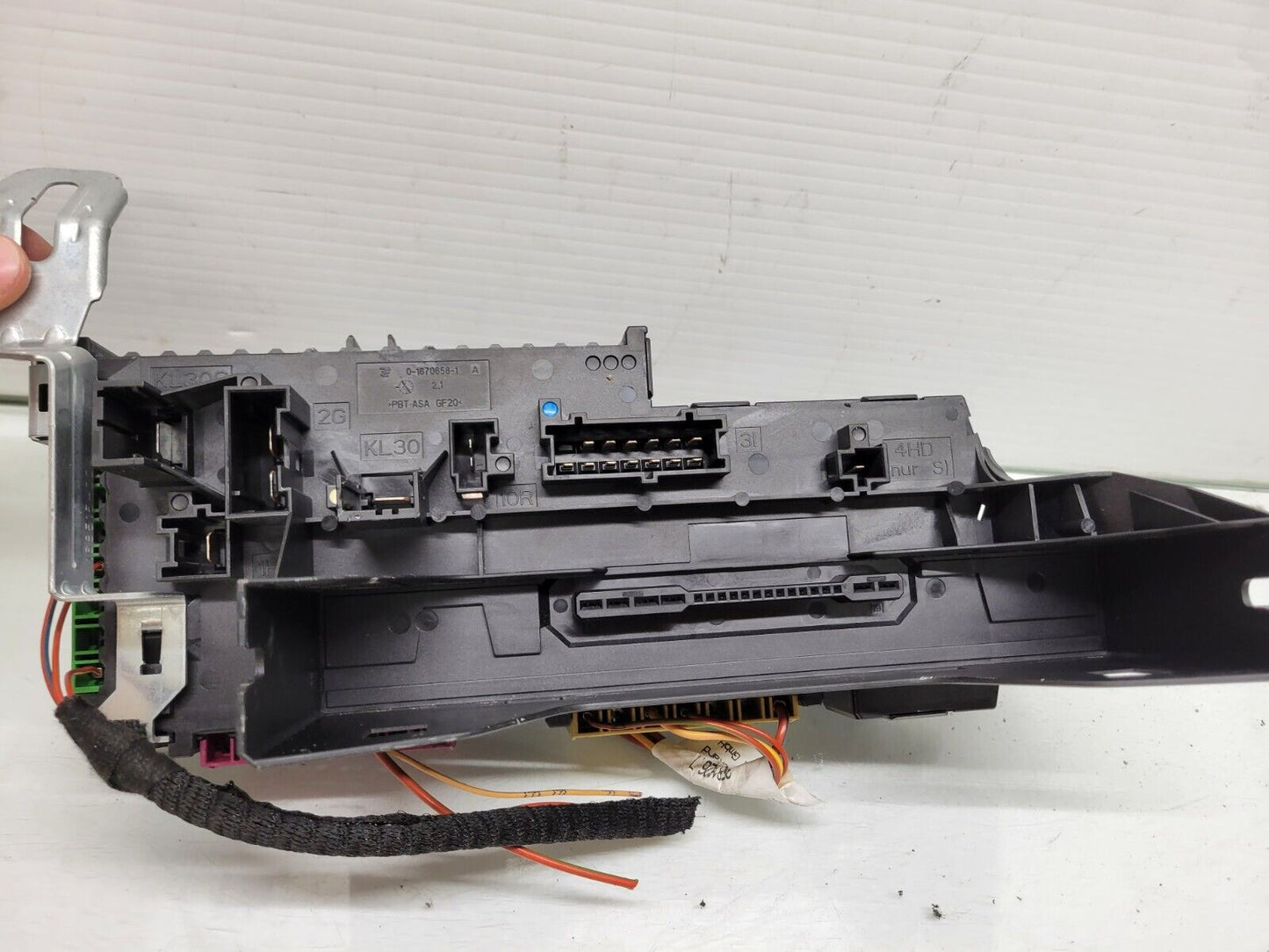 2012-2014 Mercedes C250 C300 Rear Fuse Relay Box Oem