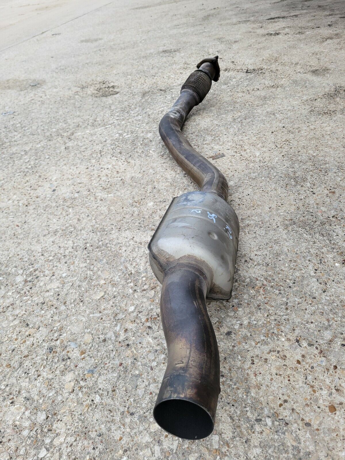 2008-2012 Audi S5 Right Exhaust Pipe Resonator Muffler Oem