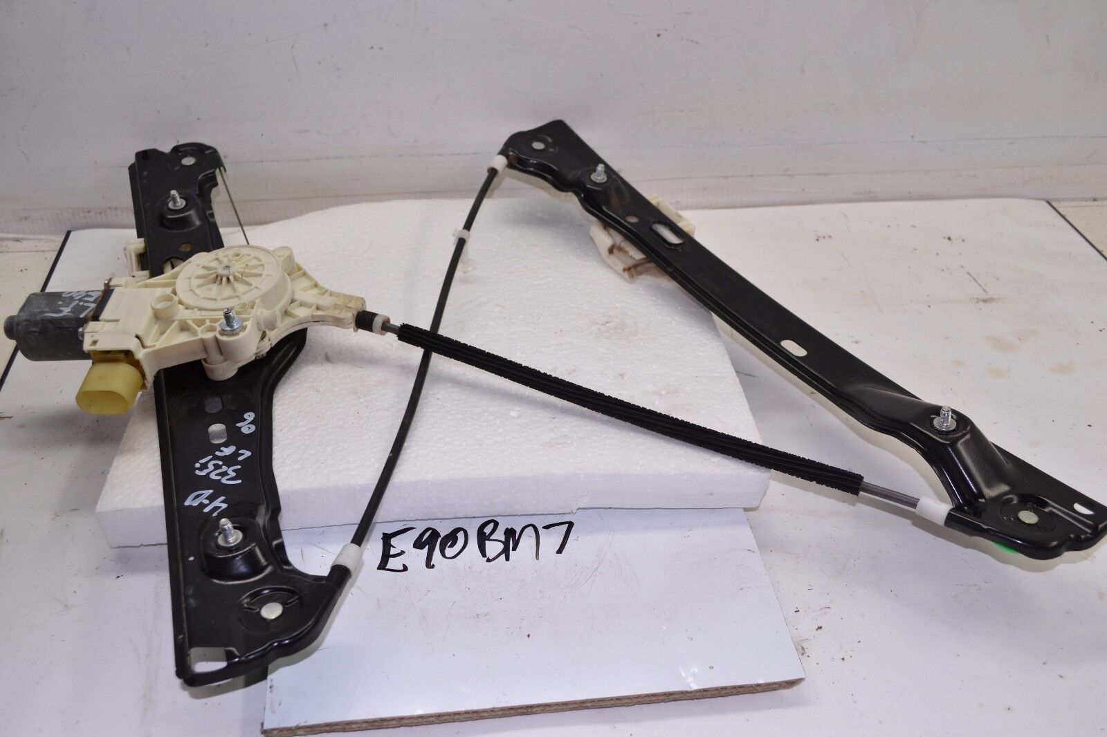 2006-2011 BMW E90 325I 328I 330I 335I Front Left Window Regulator Motor 6927027