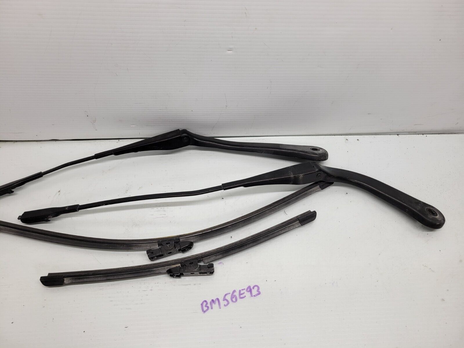 2007-2011 BMW 328I 335I Front Windshield Wiper Arm Pair Oem