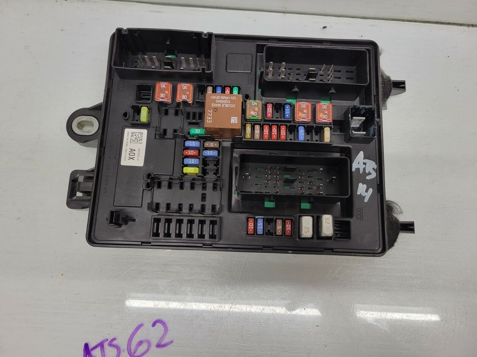 2013-2014 Cadillac Ats Fuse Junction Relay Box Oem