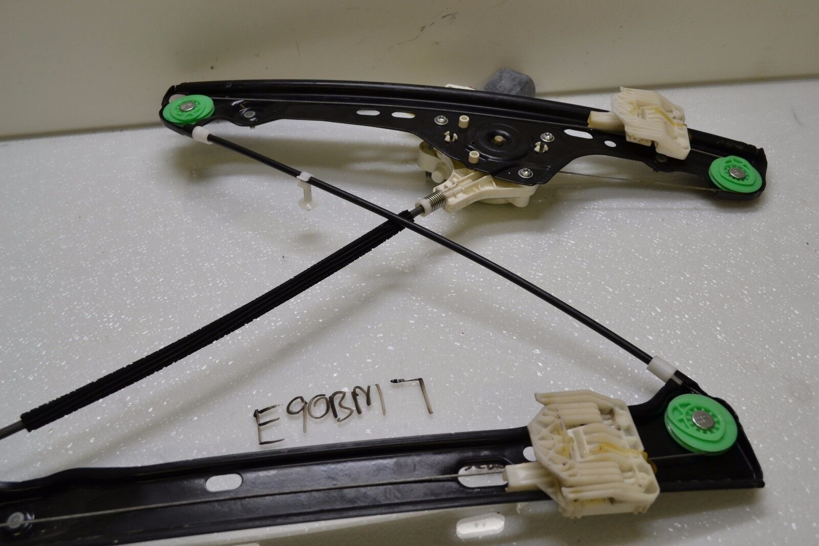 2006-2011 BMW E90 325I 328I 330I 335I Front Right Window Regulator W/ Motor