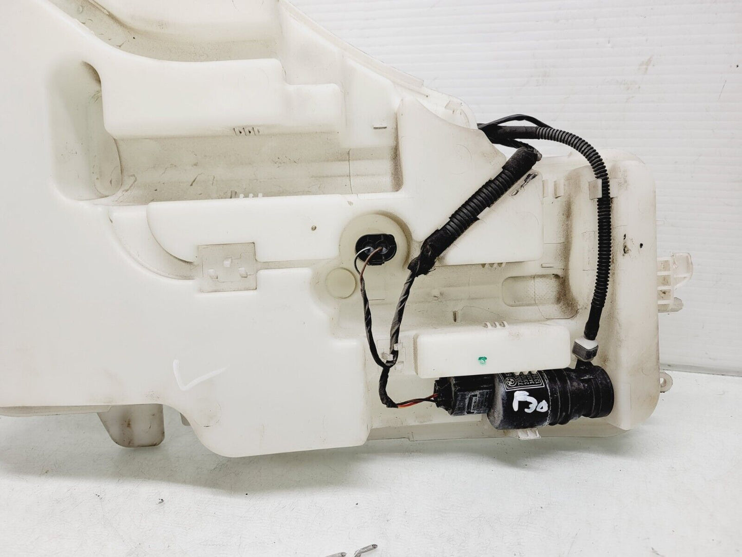 2012-2016 BMW 328I F30 Windshield Washer Reservoir Tank W Pump Oem