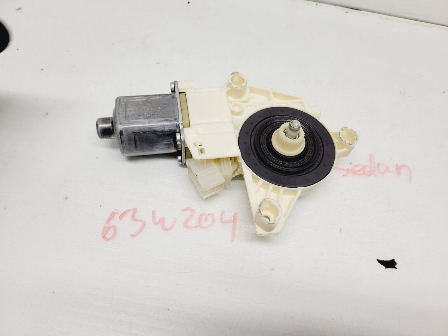 2012-2014 Mercedes C250 C350 Right Front Window Regulator Motor OEM A2048200242