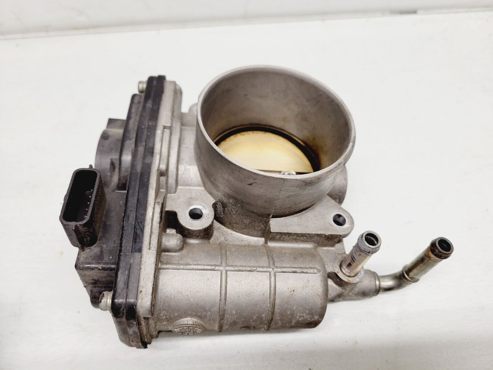 2014-2015 Infiniti Q60 3.7L Right Side Engine Throttle Body Oem