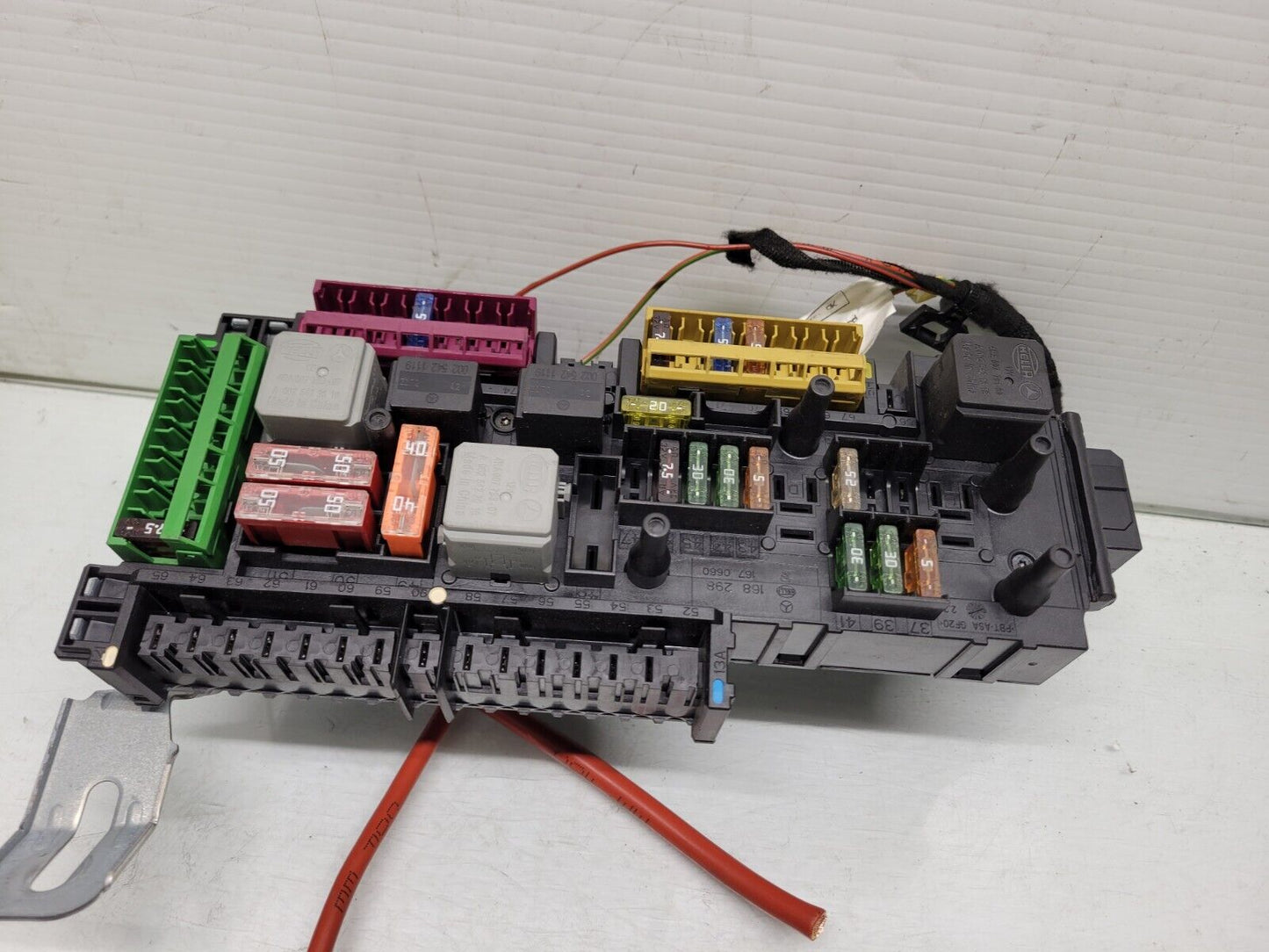 2012-2014 Mercedes C250 Sedan Rear Fuse Relay Box Module Oem