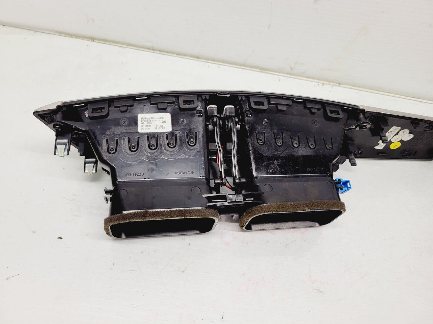 2012-2014 Mercedes C250 C350 C300 AC Center Air Vent Trim OEM 2048308154