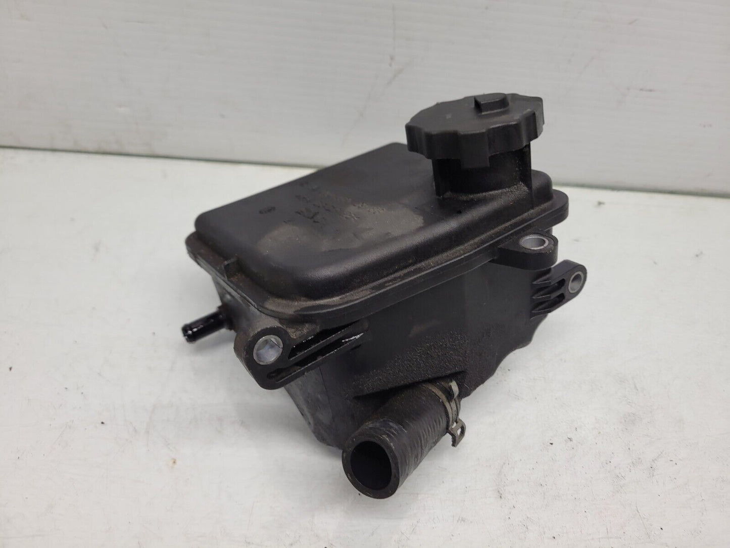 2012-2014 Mercedes C250 Power Steering Pump Reservoir Tank Oem