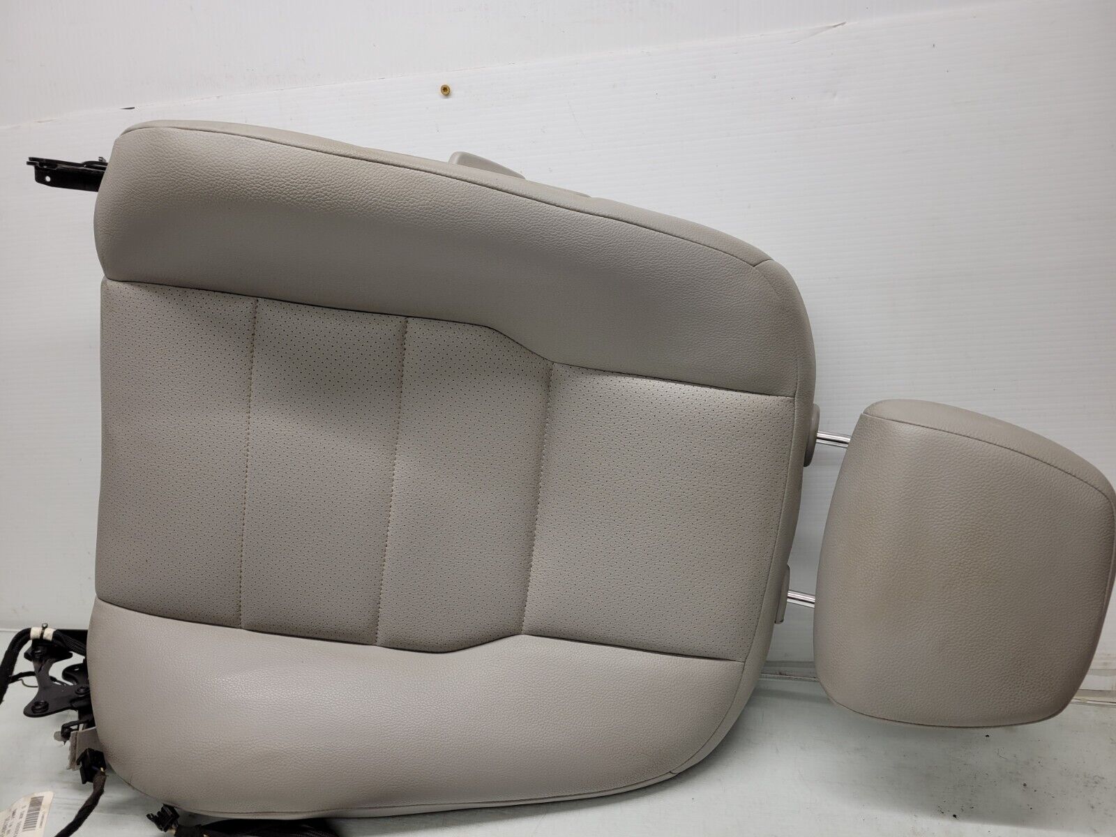 2012-2014 Mercedes C250 C350 Left Front Upper Seat w Headrest OEM A2045408735