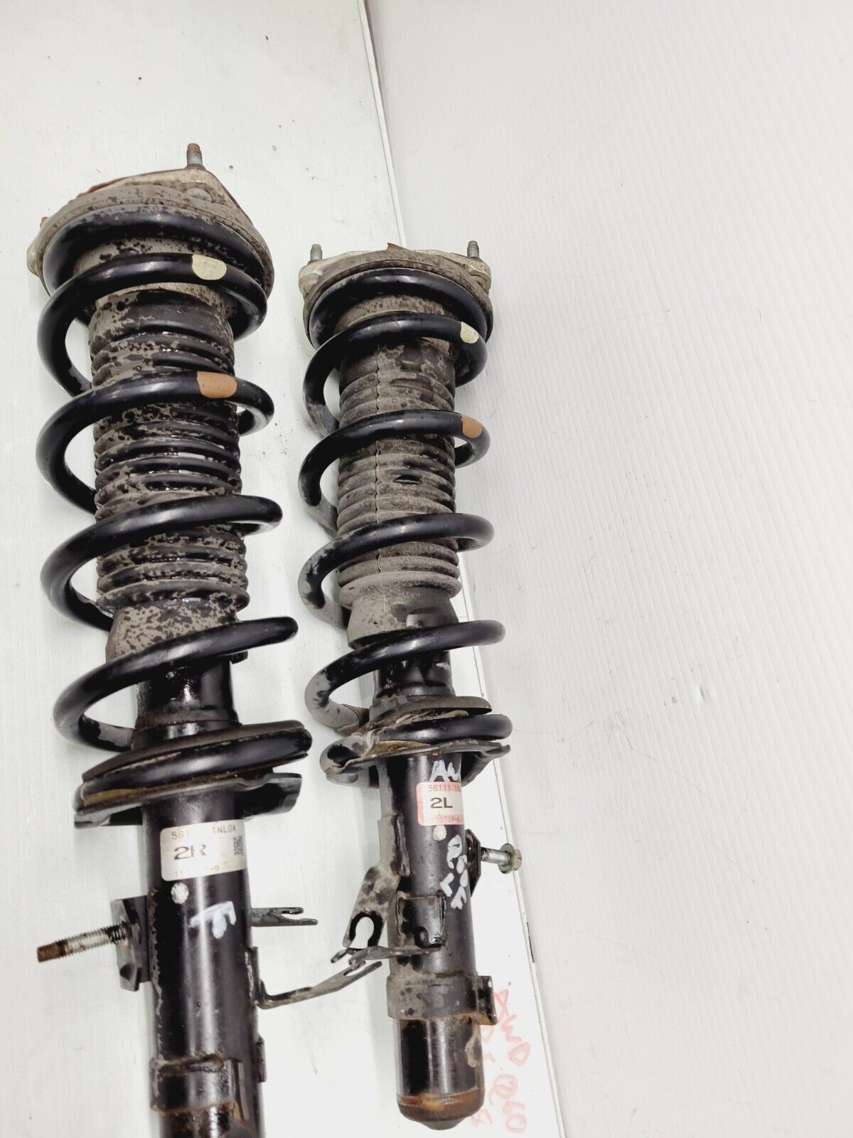 2014-2015 Infiniti Q60 Awd Front Struts Shocks 56111-1Nl0A