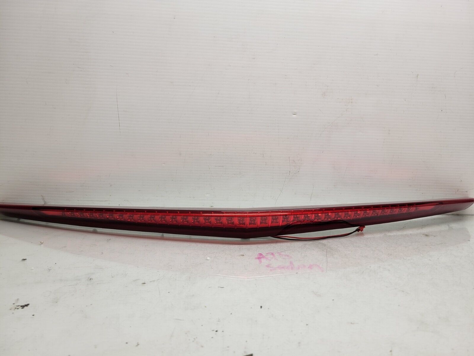 2013-2018  Cadillac Ats Rear 3Rd Third Brake Light Lamp Oem