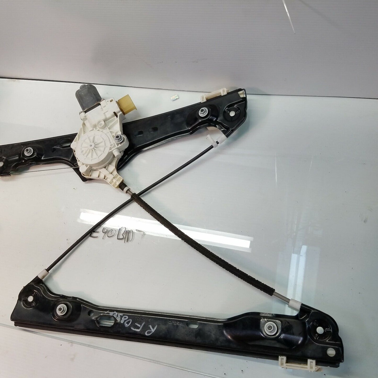 2006-2011 BMW 325I 328I 330I Front Right Door Window Regulator W/ Motor 7060266