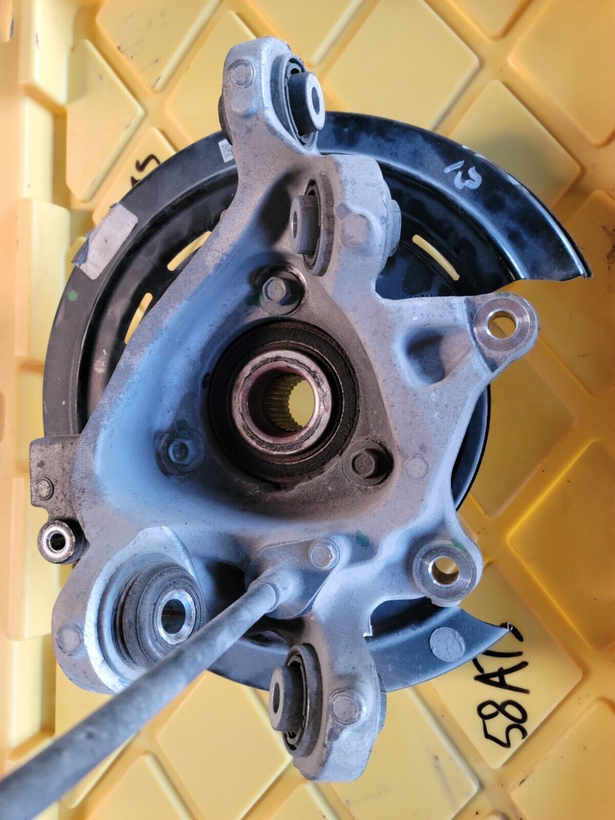 2013-2016 Cadillac Ats Rwd Left Rear Spindle Knuckle Hub Oem