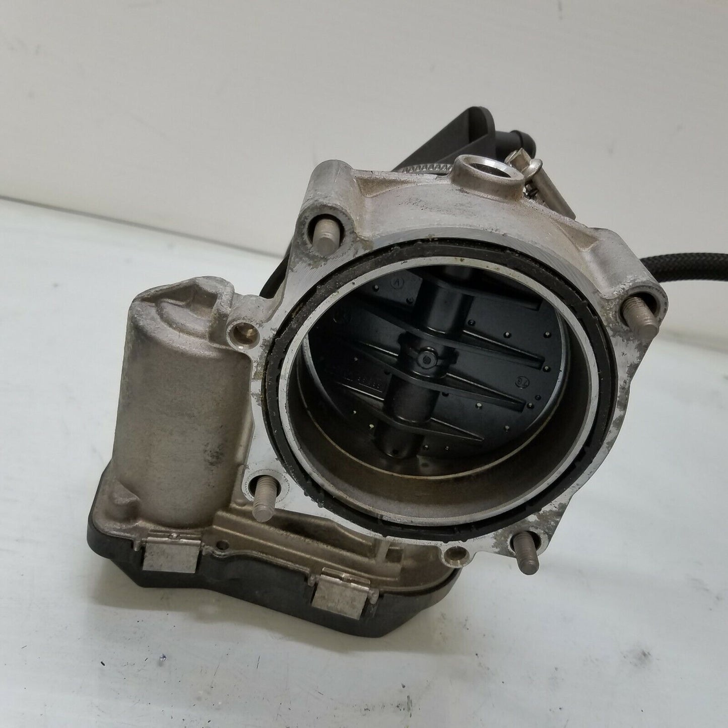 2011-2013 BMW 328I E92 Coupe Throttle Body Oem  7556118