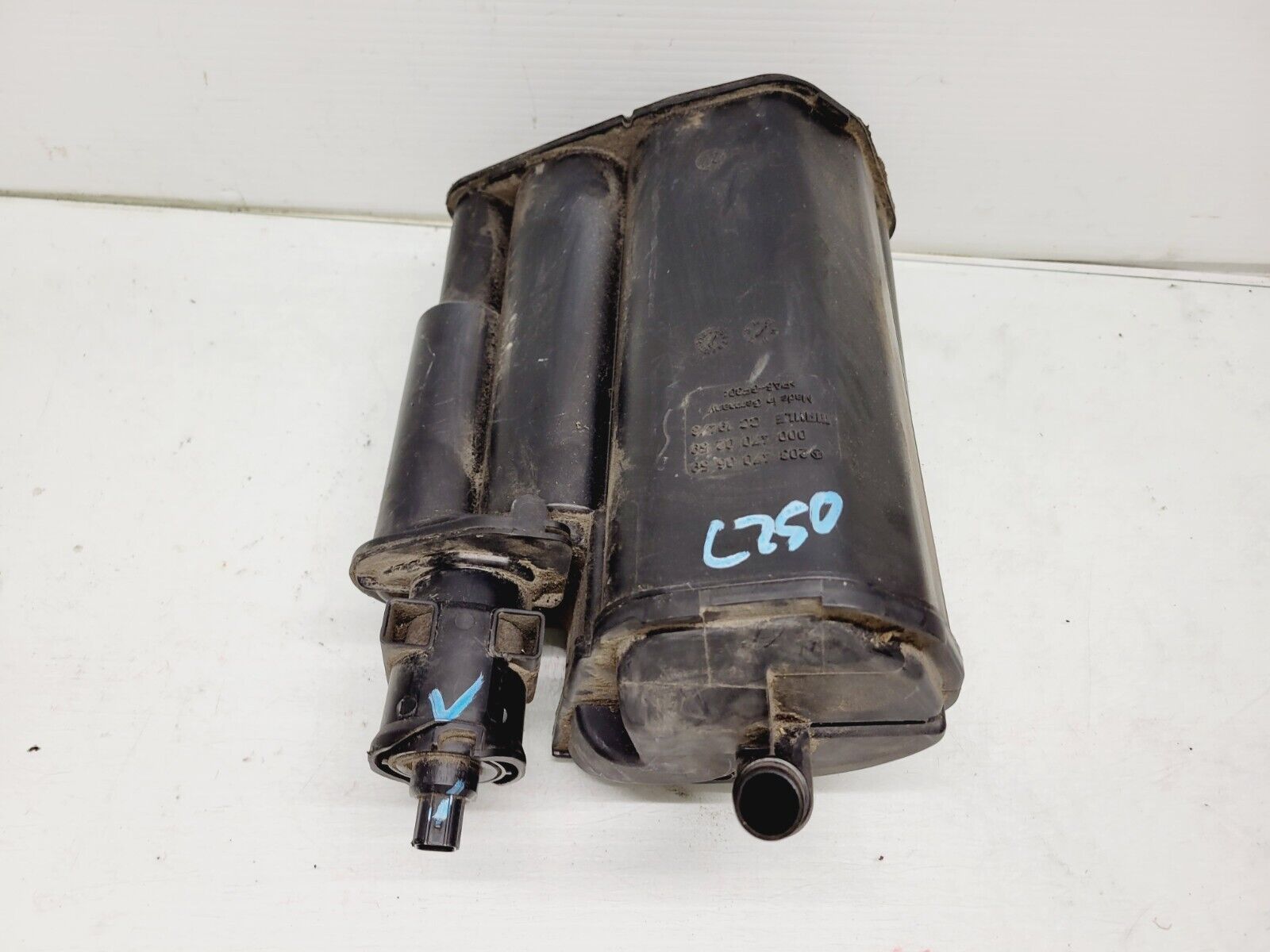 2012-2014 Mercedes C250 C350 C300 Fuel Charcoal Evap Canister 2034700659