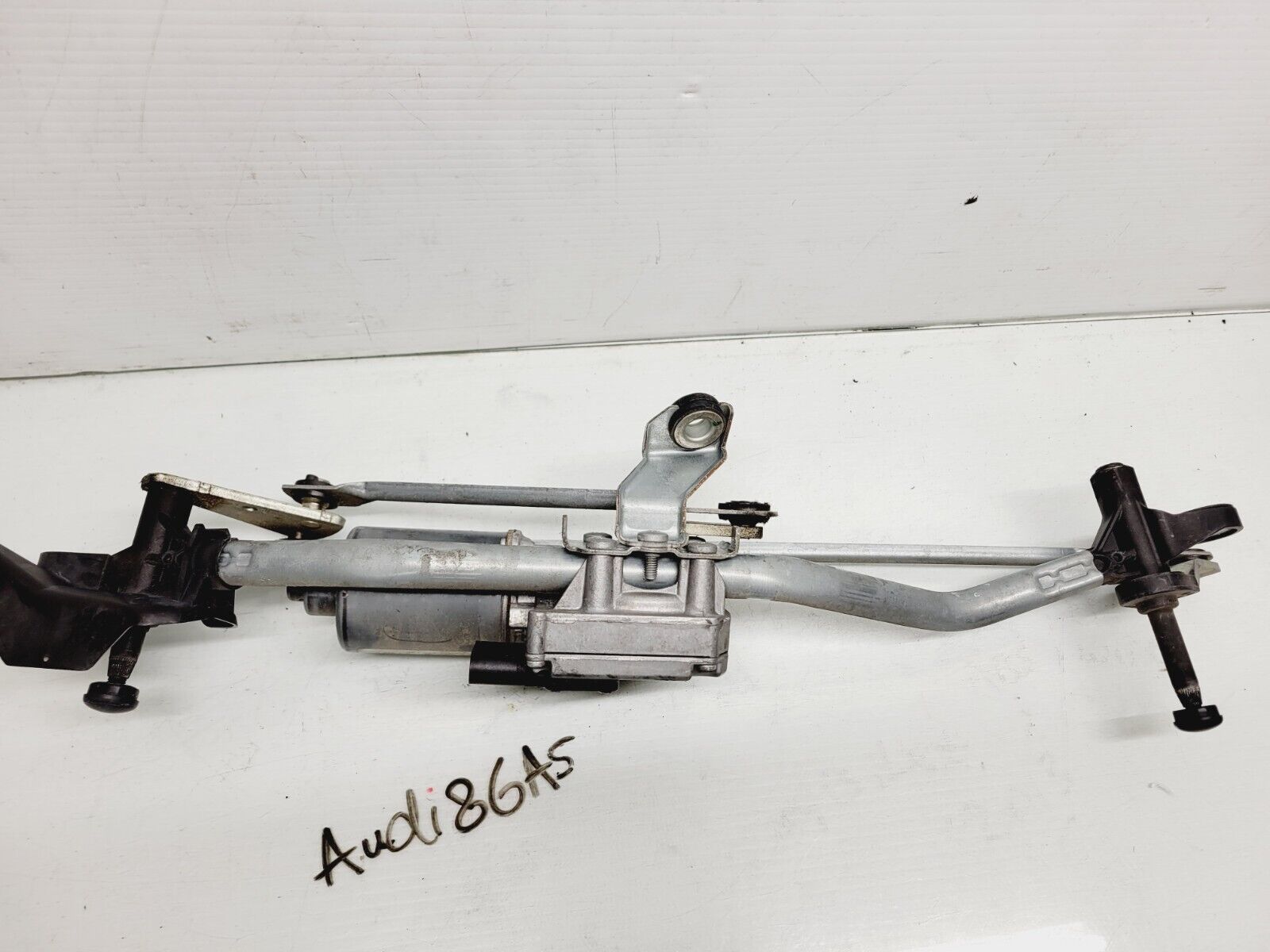 2010-2016 Audi A5 Convertible Front Windshield Wiper Linkage W/ Motor Oem