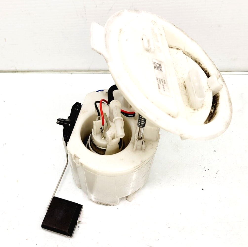 2012-2014 Mercedes C250 Fuel Pump 2044700294