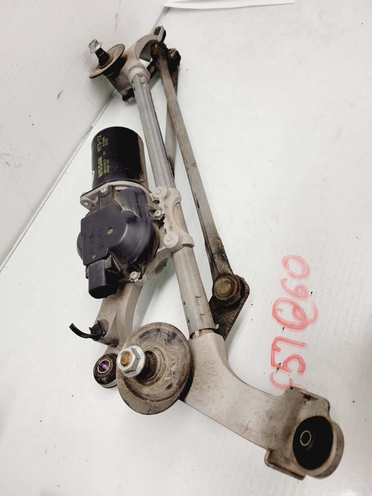 2014-2015 Infiniti Q60 Windshield Wiper Linkage Motor Oem