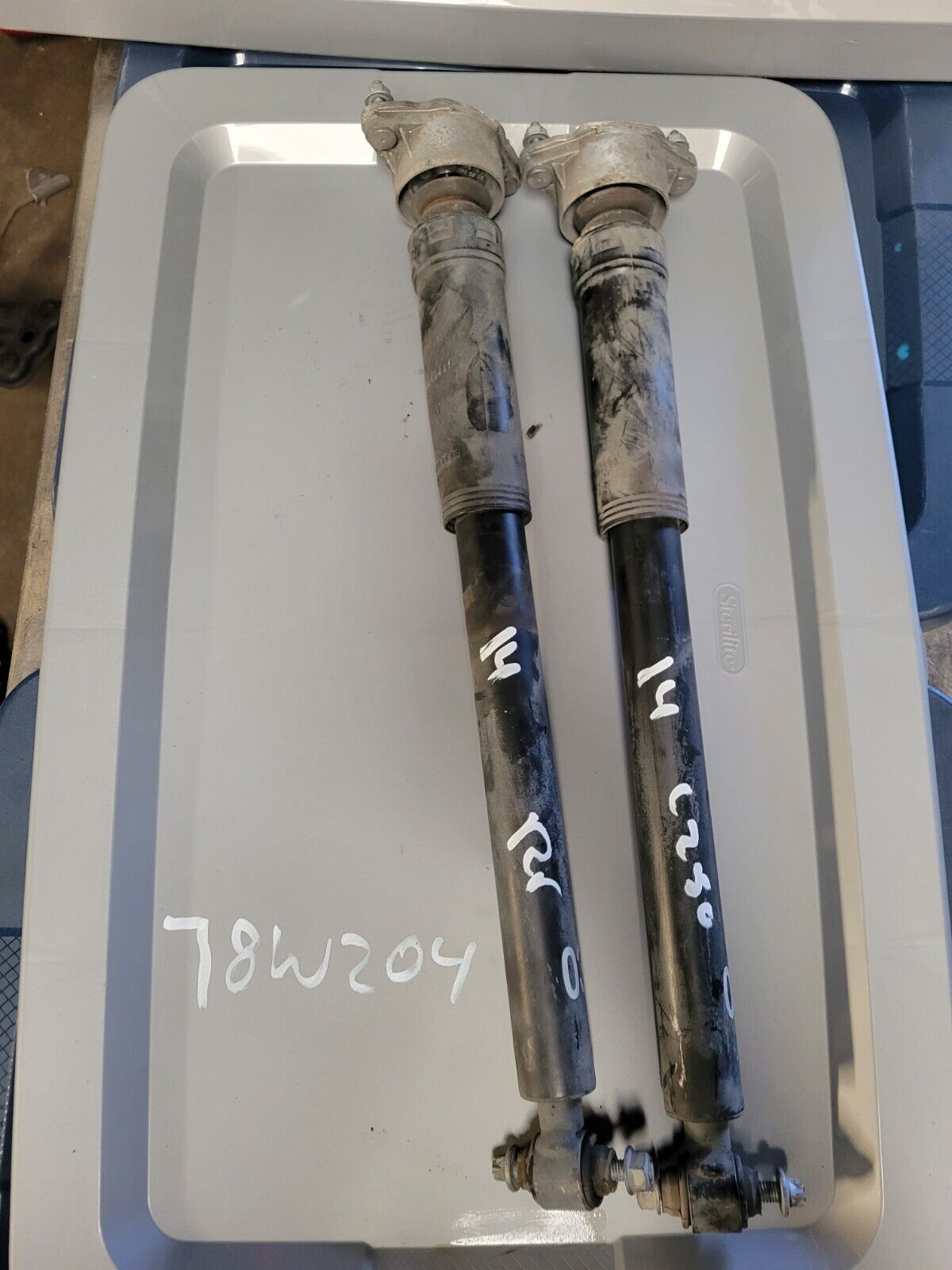 2012-2014 Mercedes C250 Rwd Right & Left Rear Shock Strut Absorbers Pair Oem