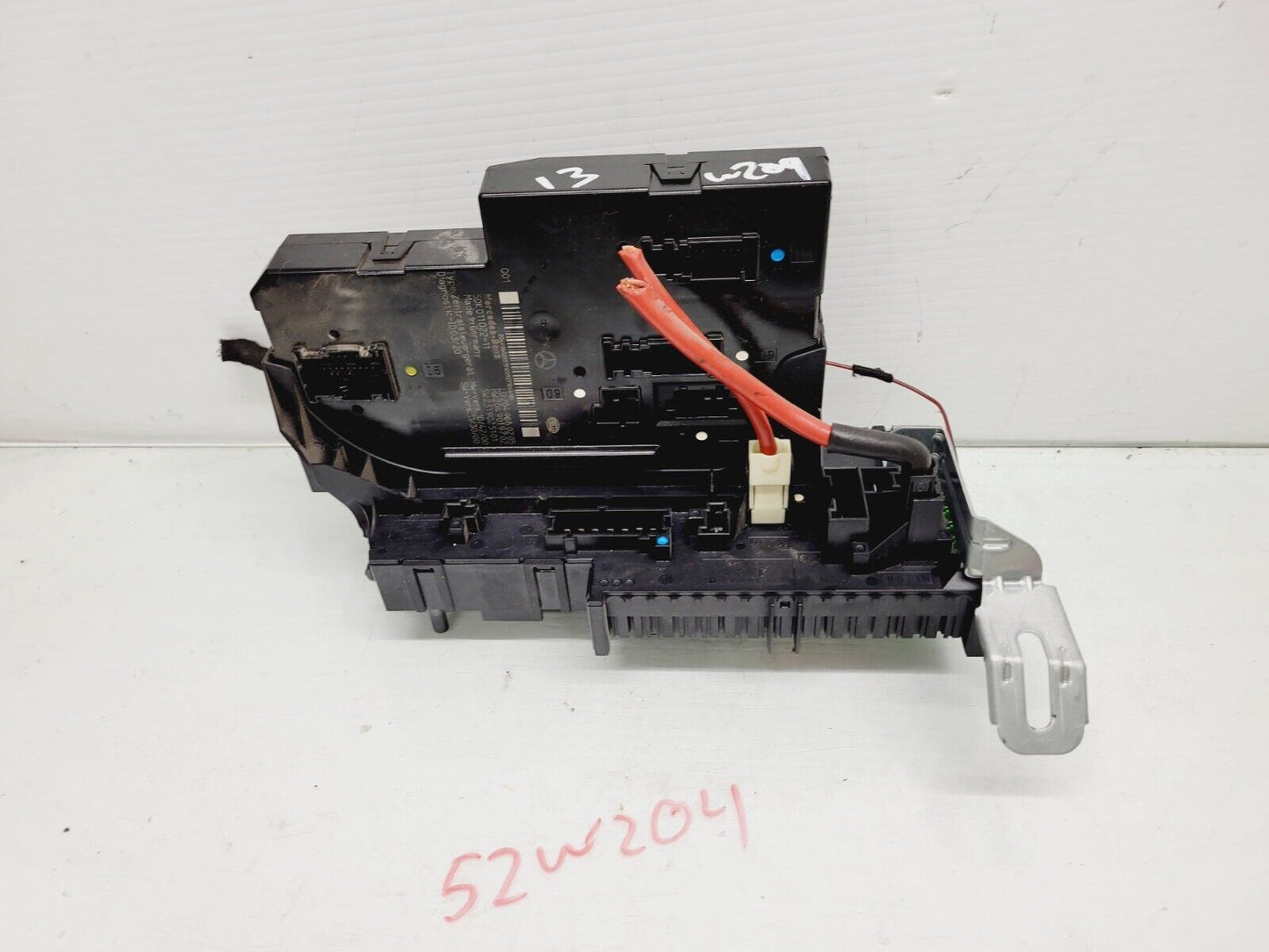 2012-2014 Mercedes C250 C350 Rear Fuse Relay Box Module OEM 2049060205