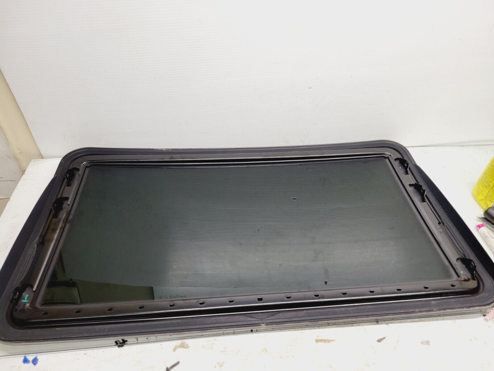 2012-2014 Mercedes C250 C350 Sedan Sun Roof Glass Window Panel OEM A2047800021