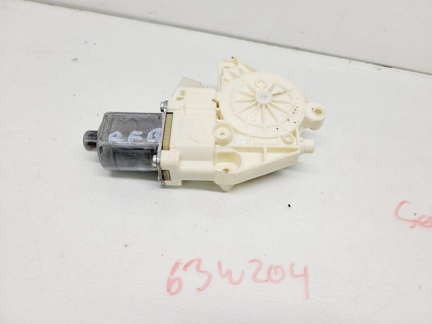 2012-2014 Mercedes C250 C350 Right Front Window Regulator Motor OEM A2048200242