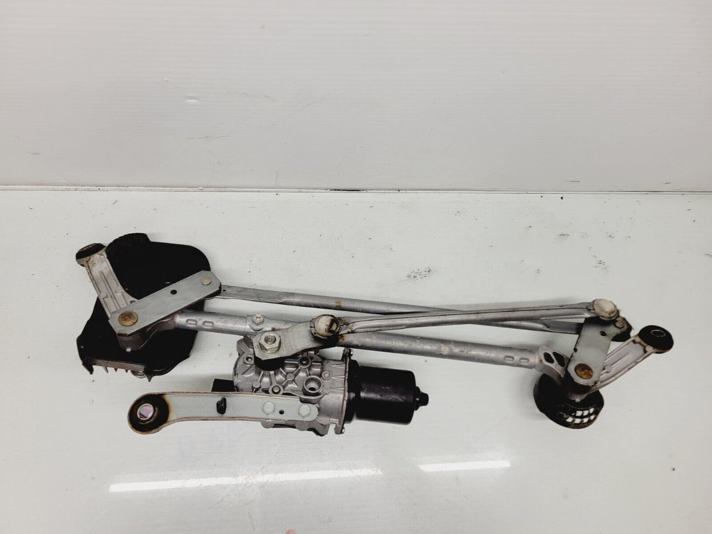 2014-2017 Infiniti Q50 Windshield Wiper Motor Mechanism